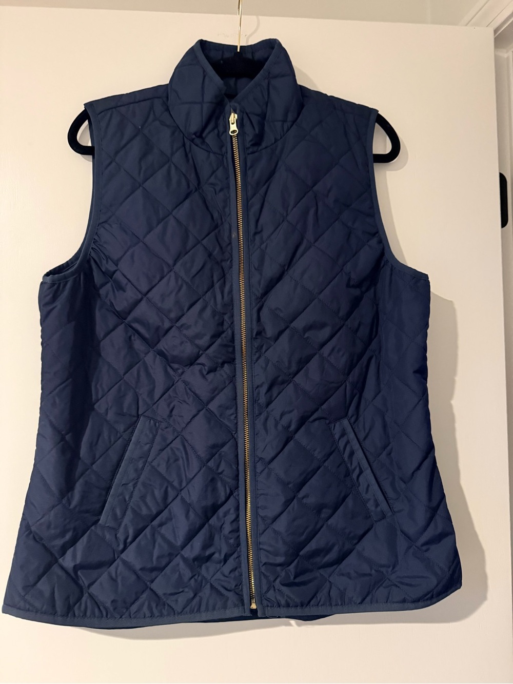 Old Navy Quilted Sleeveless Vest in Navy
